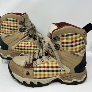 North Face hiking/snow women’s boot size 9